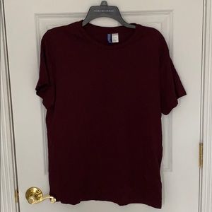 Never worn! Men’s crew neck tee